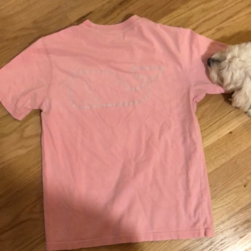 Pink vineyard vines shirt